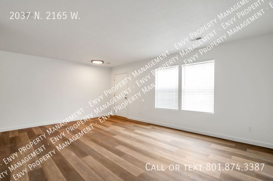 Newly Updated Pet Friendly 3 Bed - 2 Bath Home in Clinton - Fully Fenced Yard - Available on Nov 10th! property image