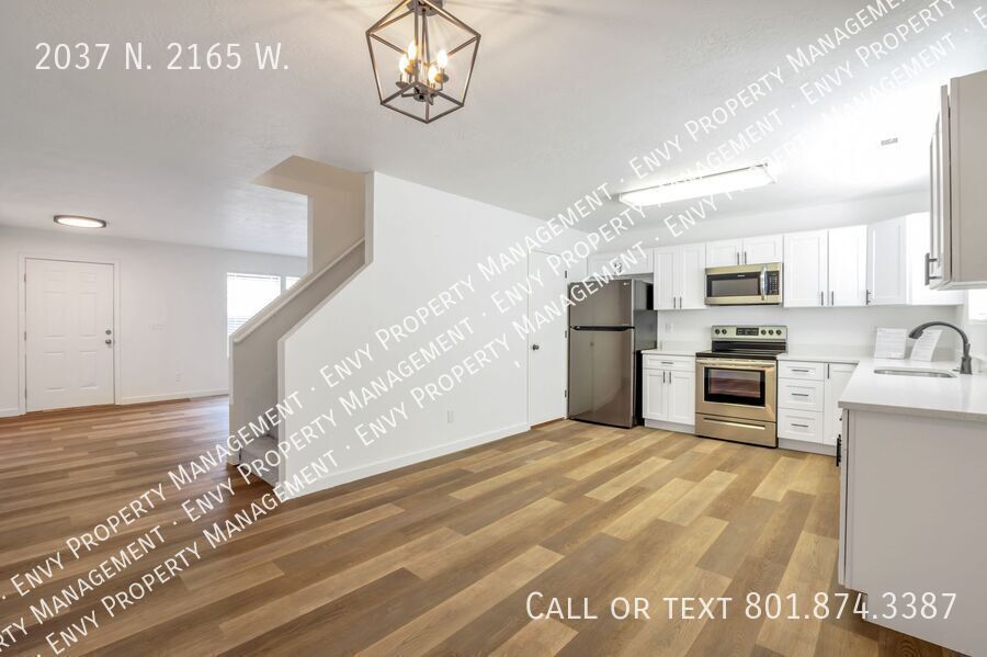 Newly Updated Pet Friendly 3 Bed - 2 Bath Home in Clinton - Fully Fenced Yard - Available on Nov 10th! property image