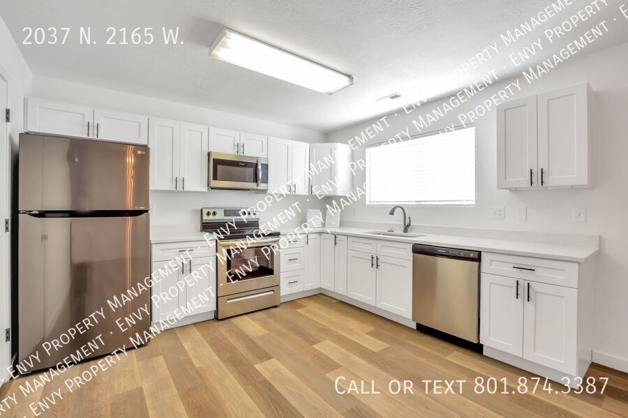 Newly Updated Pet Friendly 3 Bed - 2 Bath Home in Clinton - Fully Fenced Yard - Available on Nov 10th! property image