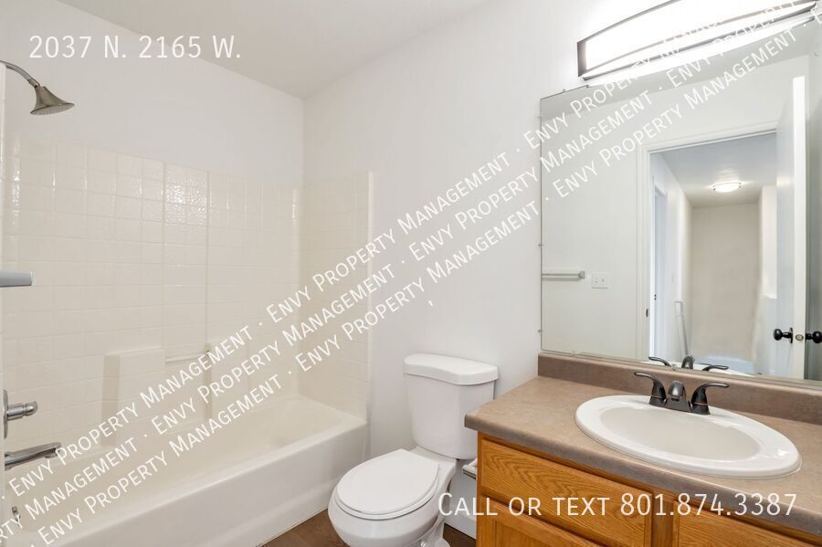 Newly Updated Pet Friendly 3 Bed - 2 Bath Home in Clinton - Fully Fenced Yard - Available on Nov 10th! property image