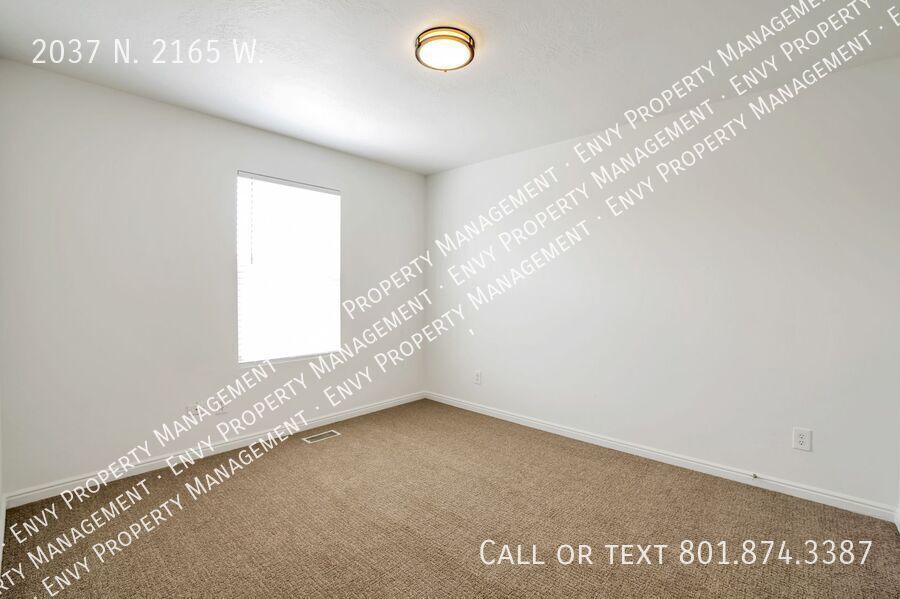 Newly Updated Pet Friendly 3 Bed - 2 Bath Home in Clinton - Fully Fenced Yard - Available on Nov 10th! property image