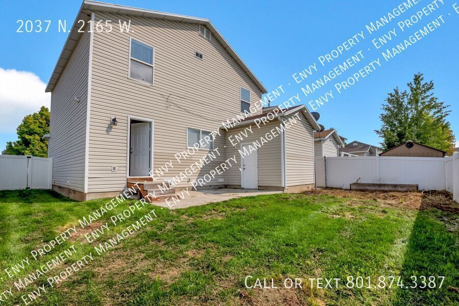 Newly Updated Pet Friendly 3 Bed - 2 Bath Home in Clinton - Fully Fenced Yard - Available on Nov 10th! property image