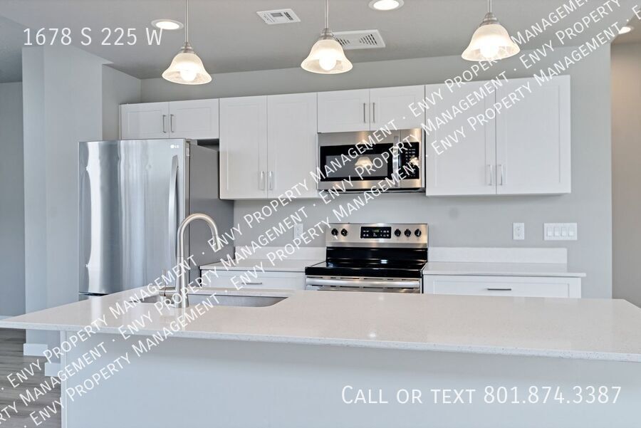 Spacious 4 Bed, 3 Bath Pet-Friendly Home with Central Air & Modern Features! - Available NOW! property image