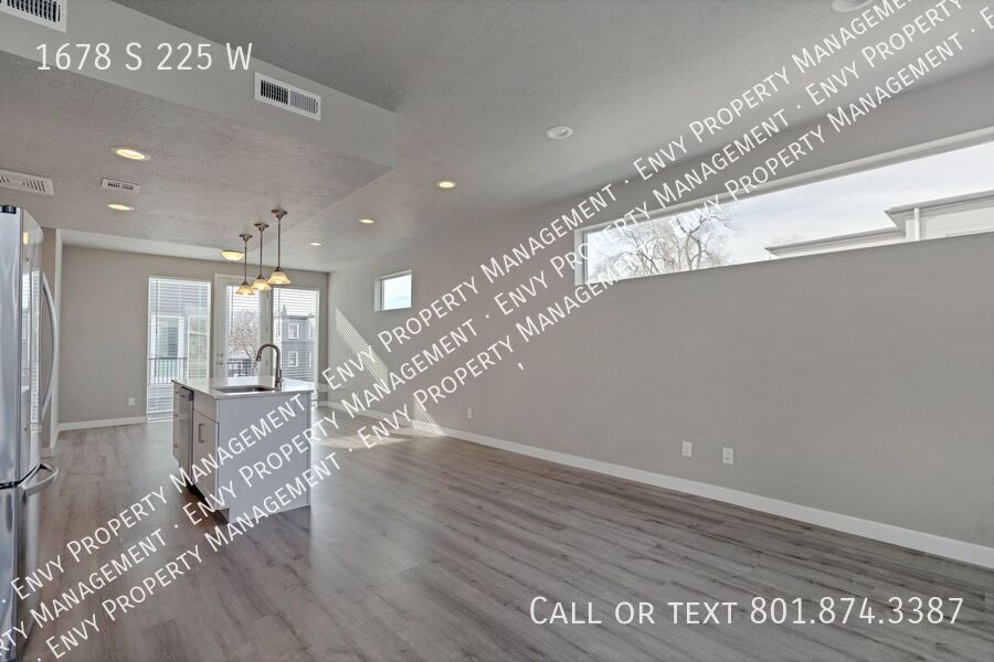 Spacious 4 Bed, 3 Bath Pet-Friendly Home with Central Air & Modern Features! - Available NOW! property image