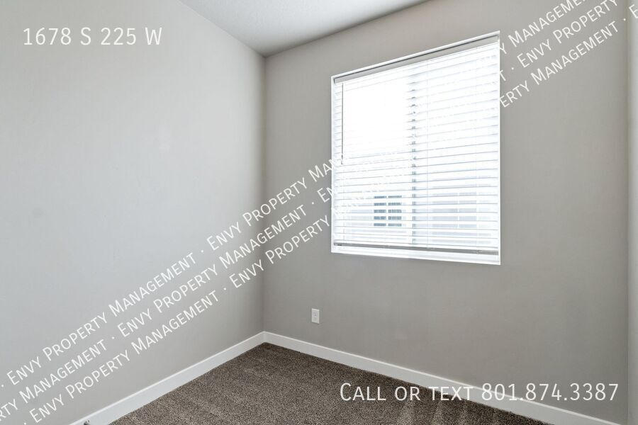 Spacious 4 Bed, 3 Bath Pet-Friendly Home with Central Air & Modern Features! - Available NOW! property image