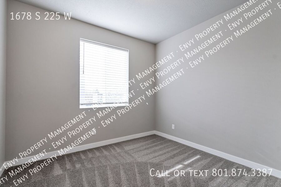 Spacious 4 Bed, 3 Bath Pet-Friendly Home with Central Air & Modern Features! - Available NOW! property image