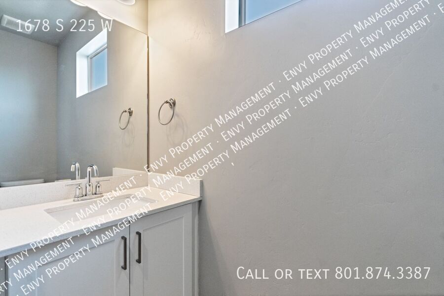 Spacious 4 Bed, 3 Bath Pet-Friendly Home with Central Air & Modern Features! - Available NOW! property image