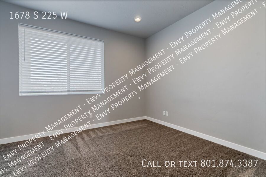 Spacious 4 Bed, 3 Bath Pet-Friendly Home with Central Air & Modern Features! - Available NOW! property image