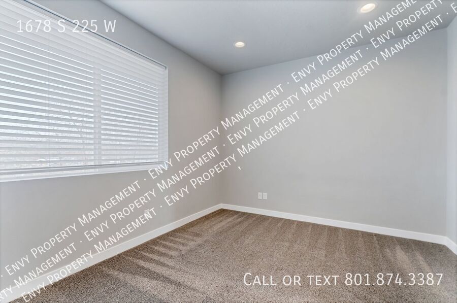 Spacious 4 Bed, 3 Bath Pet-Friendly Home with Central Air & Modern Features! - Available NOW! property image