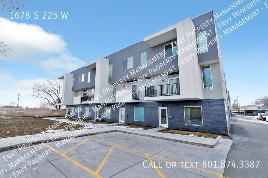 Spacious 4 Bed, 3 Bath Pet-Friendly Home with Central Air & Modern Features! - Available NOW! property image