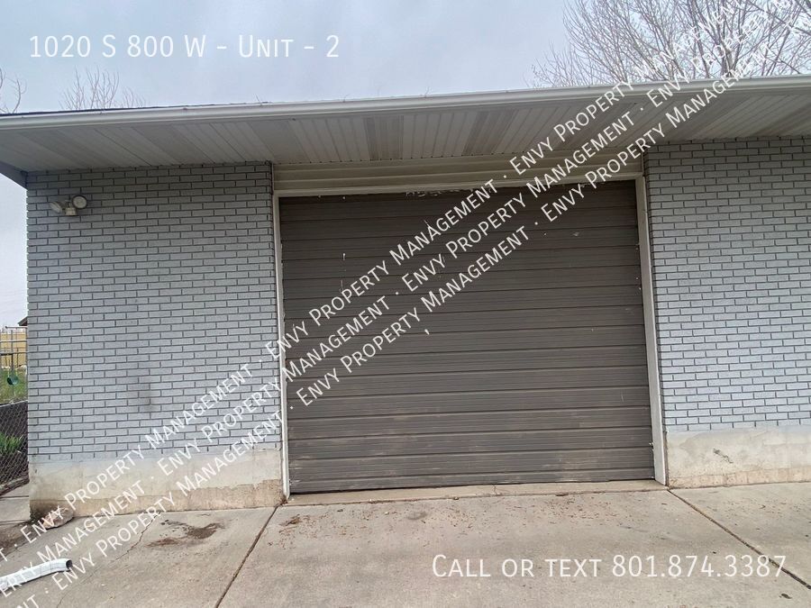 Spacious 1032 Storage/Shop in great Woods Cross location. Available on November 10th! property image