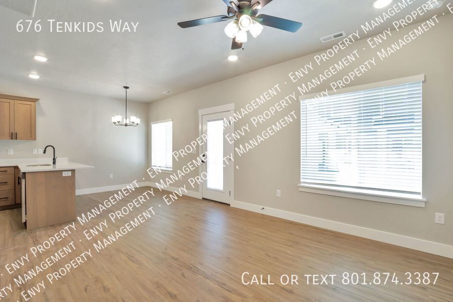 Stunning 3 Bed - 2.5 Bath Townhome in Amazing Layton Location! Available on Nov 10th! property image