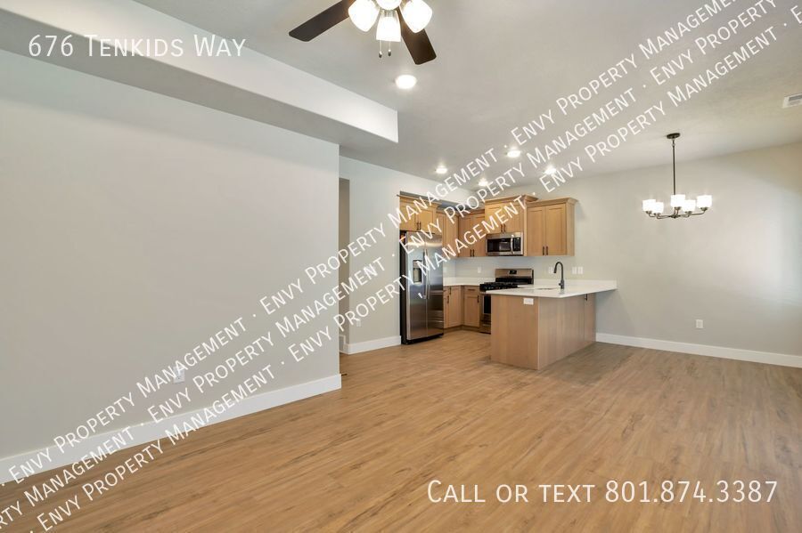 Stunning 3 Bed - 2.5 Bath Townhome in Amazing Layton Location! Available on Nov 10th! property image