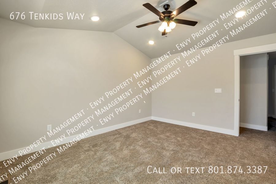 Stunning 3 Bed - 2.5 Bath Townhome in Amazing Layton Location! Available on Nov 10th! property image