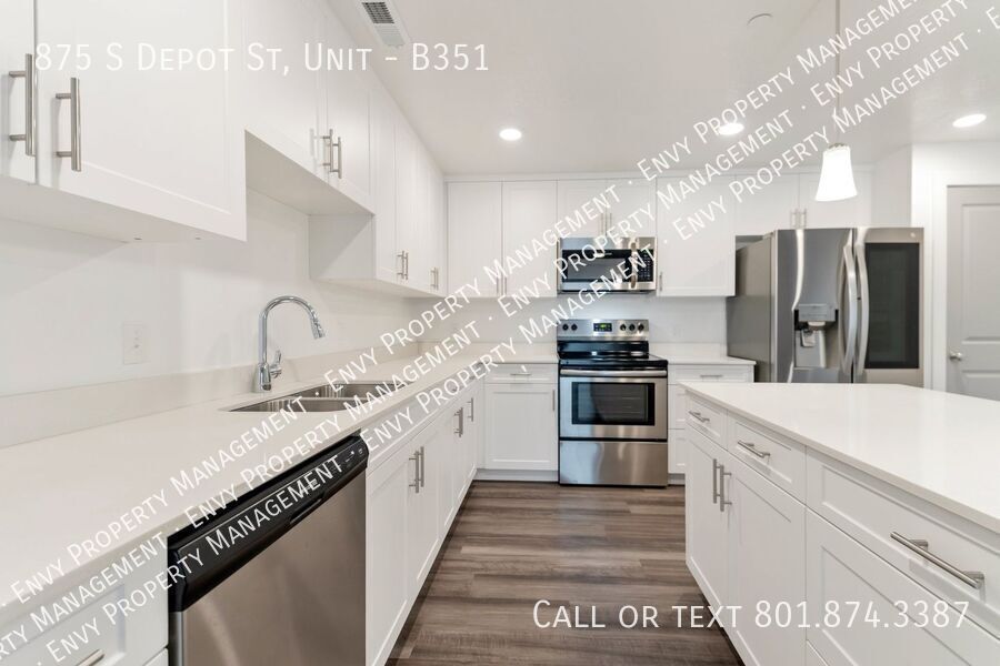 Stunning, 3 Bed - 2 Bath Pet-Friendly Home at West Square - Available NOW! property image