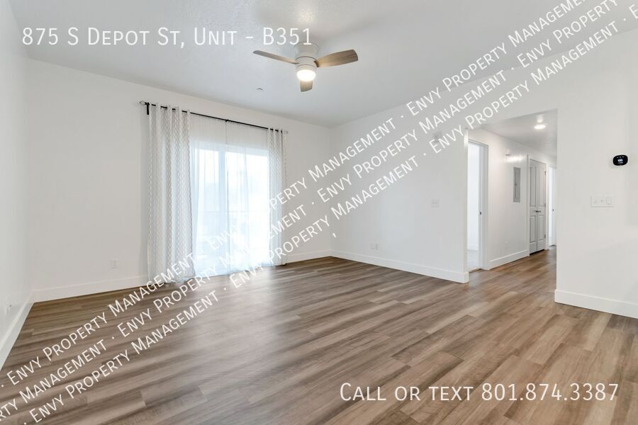 Stunning, 3 Bed - 2 Bath Pet-Friendly Home at West Square - Available NOW! property image