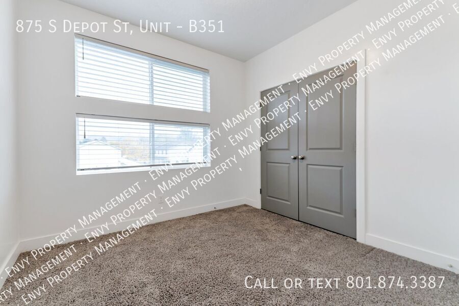 Stunning, 3 Bed - 2 Bath Pet-Friendly Home at West Square - Available NOW! property image