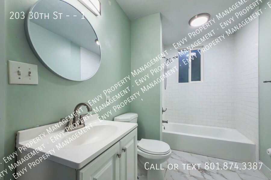 Cozy 3 Bed, 1 Bath Pet-Friendly Home with Central Air & Carport Parking! - Available NOW! property image