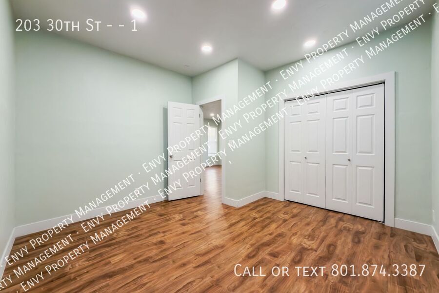 Cozy 3 Bed, 1 Bath Pet-Friendly Home with Central Air & Carport Parking! - Available NOW! property image