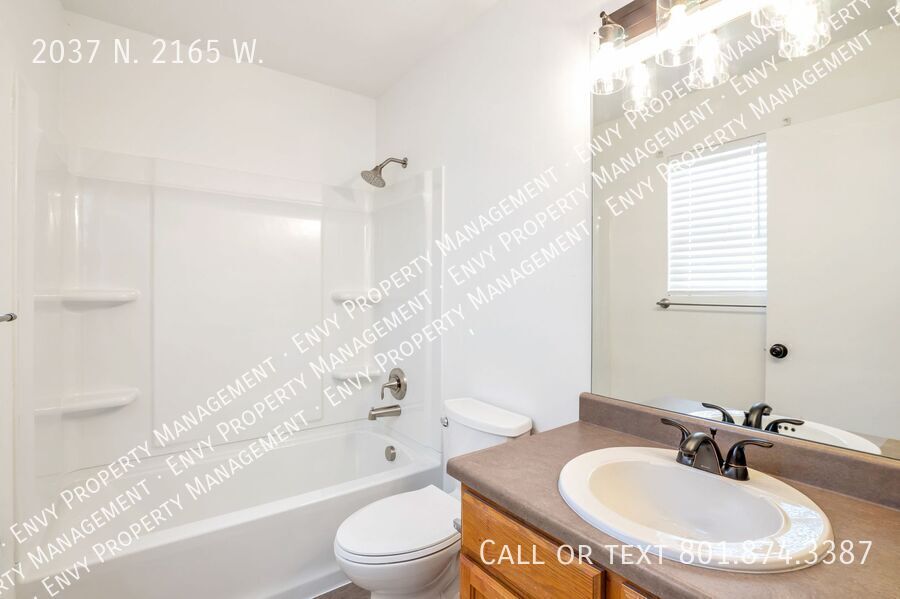 Newly Updated Pet Friendly 3 Bed - 2 Bath Home in Clinton - Fully Fenced Yard - Available NOW! property image