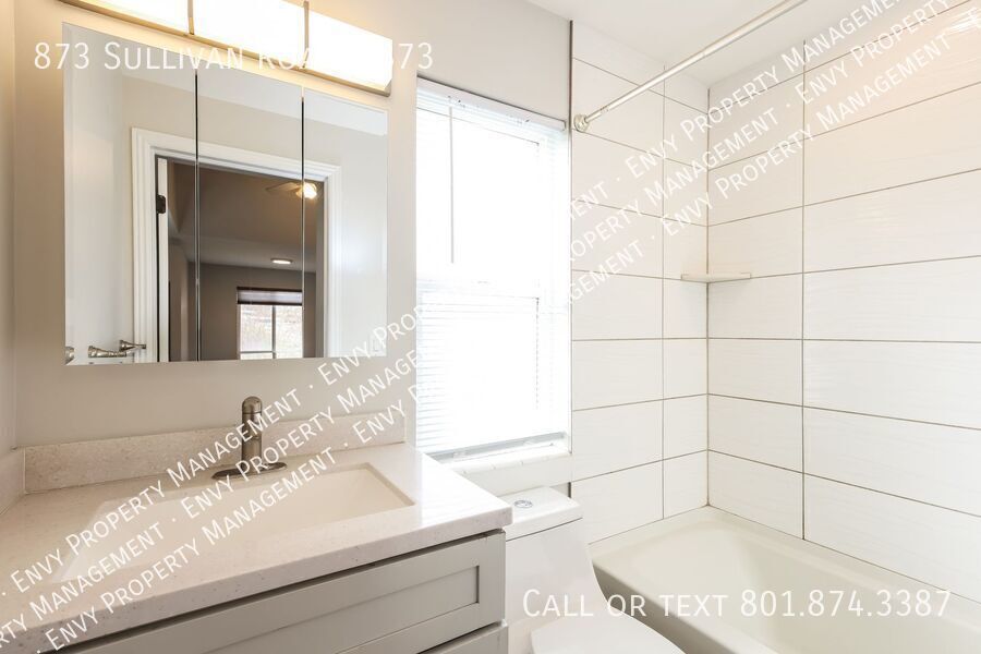 Modern 3 Bed, 3 Bath Pet-Friendly Home with Central Air & Stylish Finishes! - Available NOW! property image