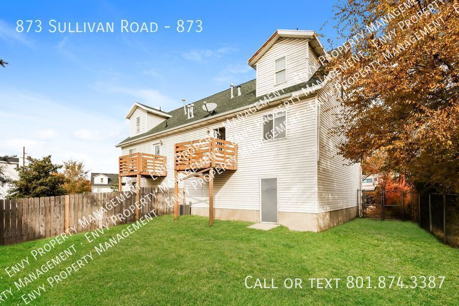 Modern 3 Bed, 3 Bath Pet-Friendly Home with Central Air & Stylish Finishes! - Available NOW! property image