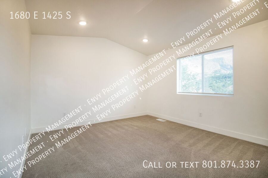 Spacious 3 Bed, 2.5 Bath Pet-Friendly Home with Central Air & 2-Car Garage! - Available NOW! property image