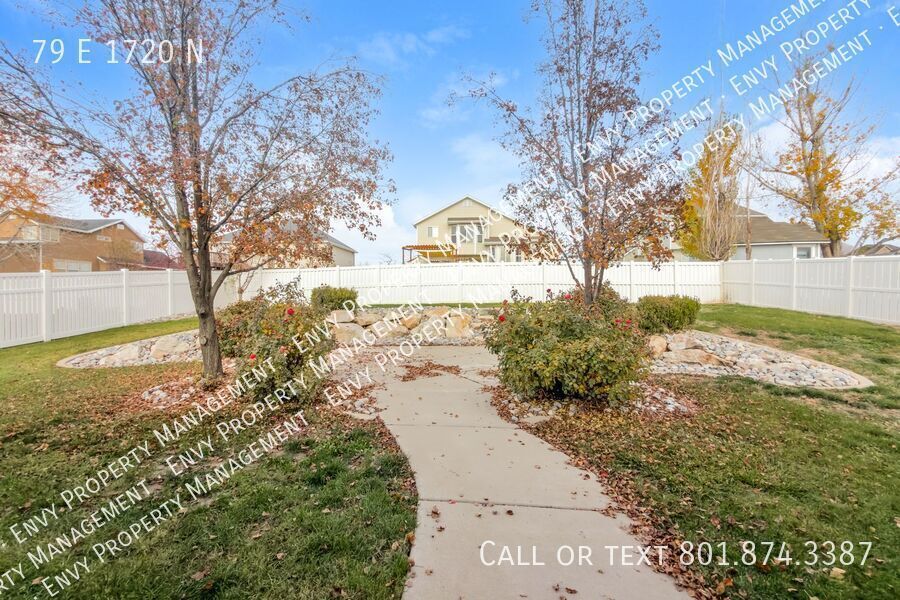 Comfortable 4 bed, 3 bath Family Home With Garage & Pet-Friendly Living! - Available NOW! property image