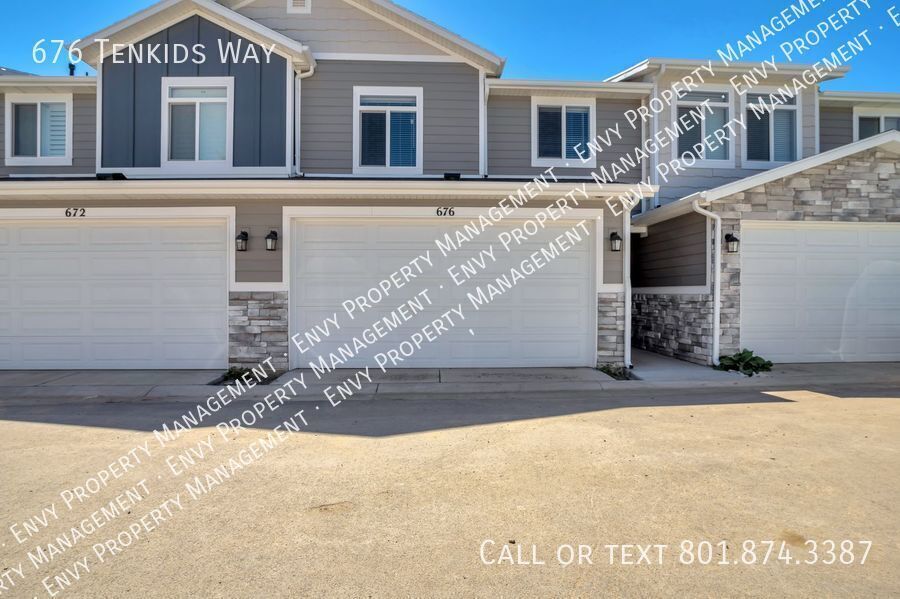 Stunning 3 Bed - 2.5 Bath Townhome in Amazing Layton Location! Available on NOW! property image