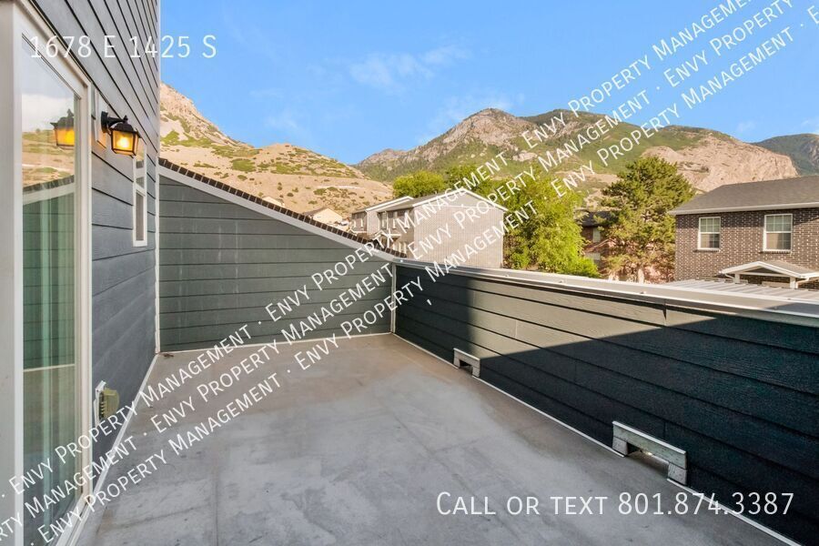 Spacious 3 Bed, 2.5 Bath Pet-Friendly Home with Central Air & 2-Car Garage! - Available on NOW! property image