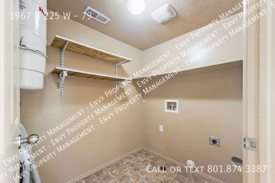 Charming 2 Bedroom Home with Modern Comforts and Pet-Friendly Living - Available NOW! property image