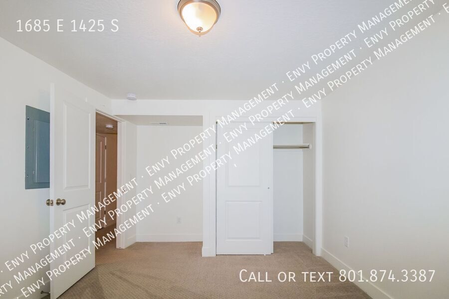 Spacious 3 Bed, 2.5 Bath Pet-Friendly Home with Central Air & Carport Parking! - Available NOW! property image