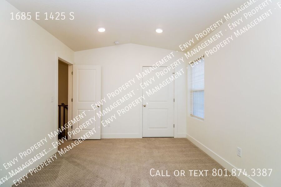 Spacious 3 Bed, 2.5 Bath Pet-Friendly Home with Central Air & Carport Parking! - Available NOW! property image