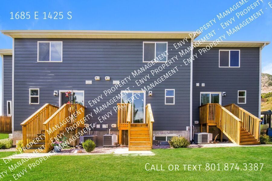 Spacious 3 Bed, 2.5 Bath Pet-Friendly Home with Central Air & Carport Parking! - Available NOW! property image