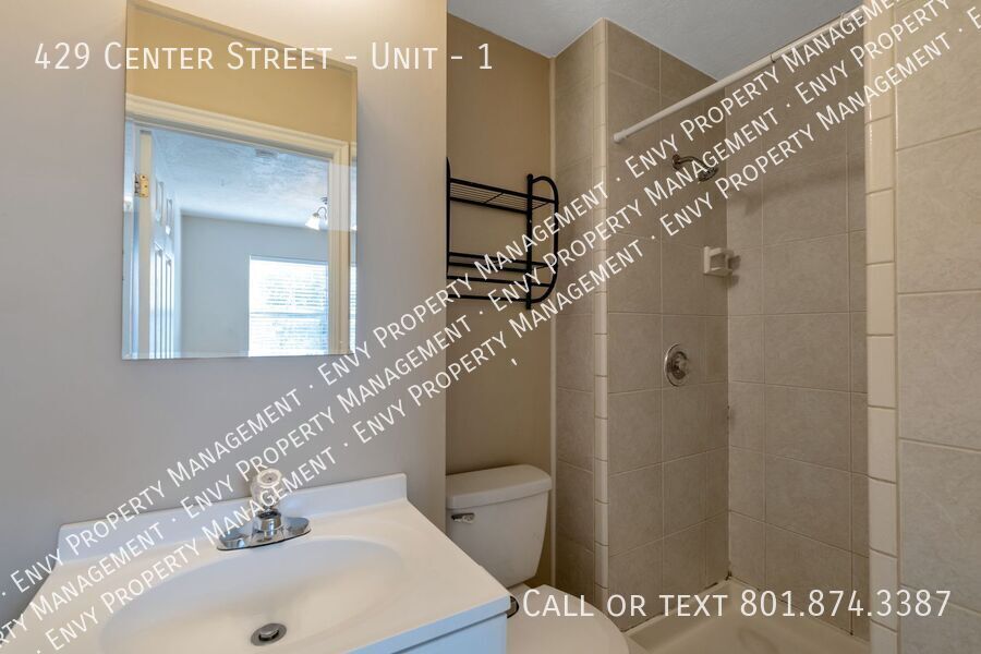 Perfect Pet Friendly 1 bed - 1 bath Unit in Great Clearfield Location! Available on March 18th! property image