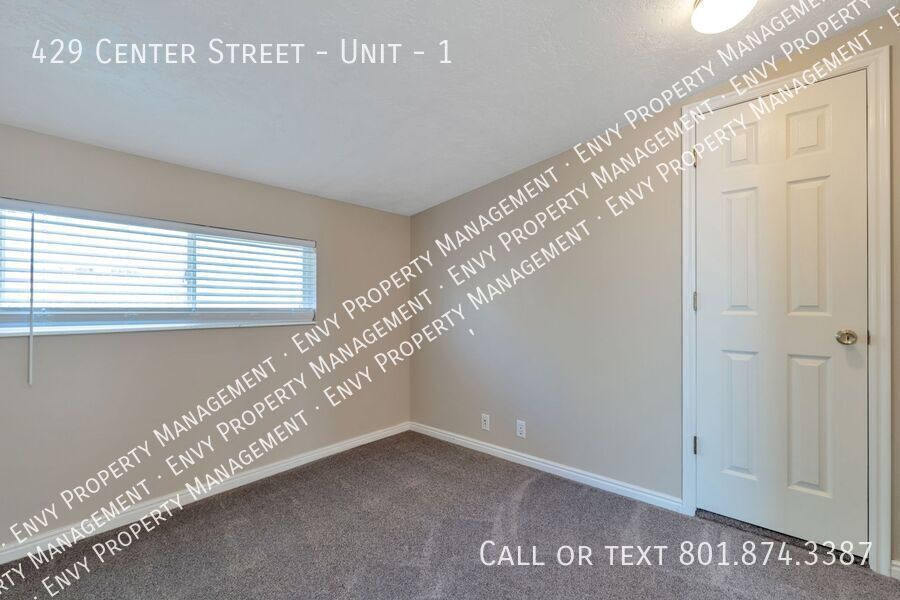 Perfect Pet Friendly 1 bed - 1 bath Unit in Great Clearfield Location! Available NOW! property image