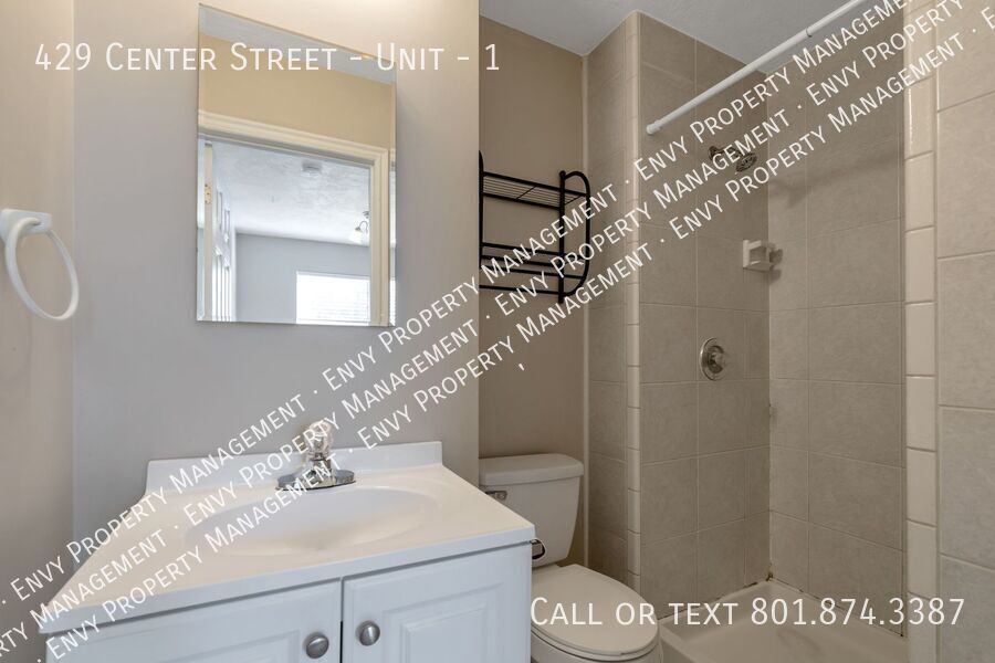 Perfect Pet Friendly 1 bed - 1 bath Unit in Great Clearfield Location! Available NOW! property image