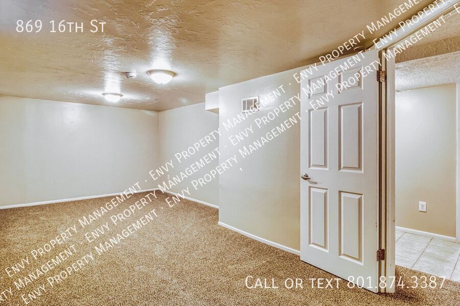 Charming 3-Bed, 1.5-Bath Home with Garage & Modern Comforts - Available NOW! property image