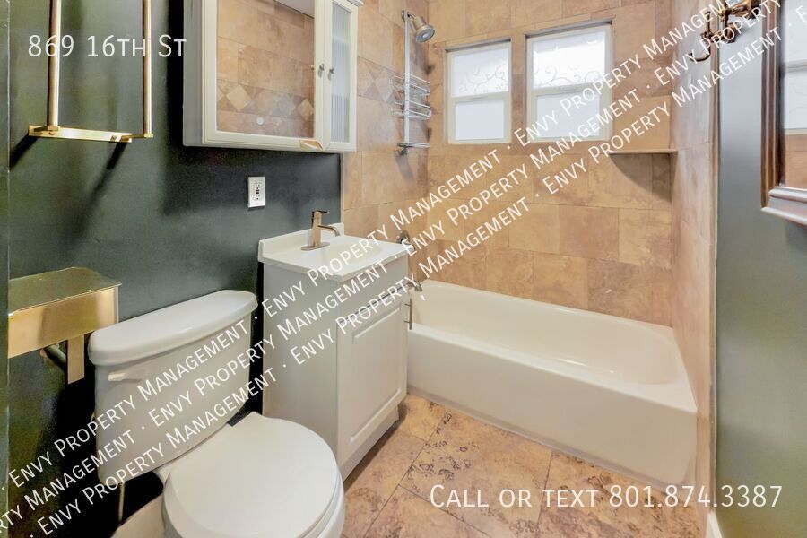 Charming 3-Bed, 1.5-Bath Home with Garage & Modern Comforts - Available NOW! property image