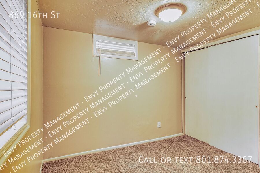 Charming 3-Bed, 1.5-Bath Home with Garage & Modern Comforts - Available NOW! property image