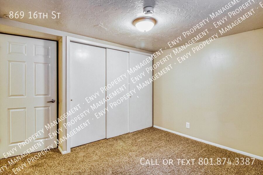 Charming 3-Bed, 1.5-Bath Home with Garage & Modern Comforts - Available NOW! property image