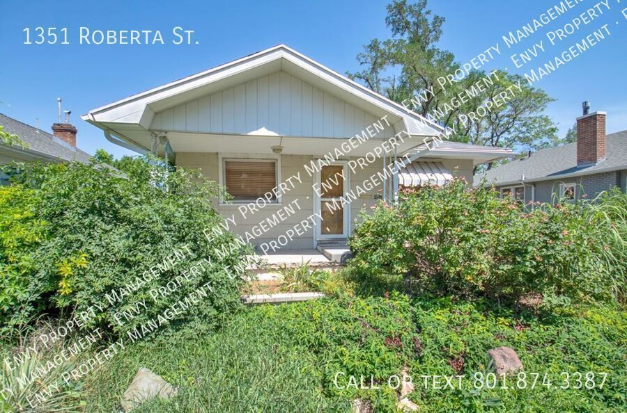 A Gardners Dream 2 Bed 1 Bath Home in Amazing SLC Location! Available on March 27th! property image