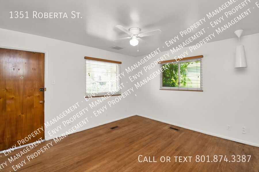 A Gardners Dream 2 Bed 1 Bath Home in Amazing SLC Location! Available on March 27th! property image