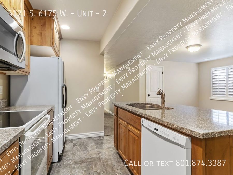 Gigantic 2 Bed - 1 Bath - Pet Friendly - Basement Unit With Enormous Back Yard, Granite Countertops! Available NOW! property image