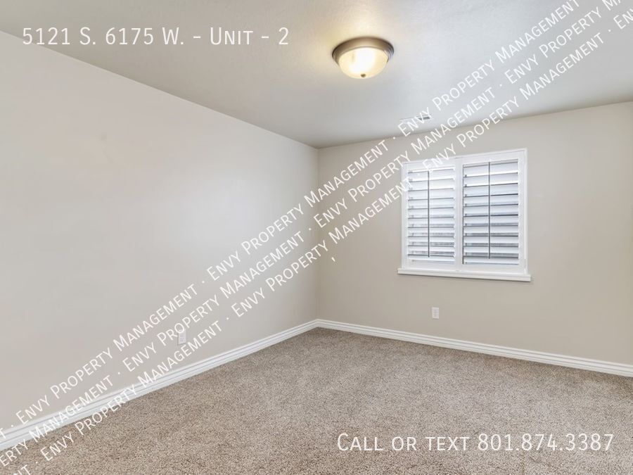 Gigantic 2 Bed - 1 Bath - Pet Friendly - Basement Unit With Enormous Back Yard, Granite Countertops! Available NOW! property image