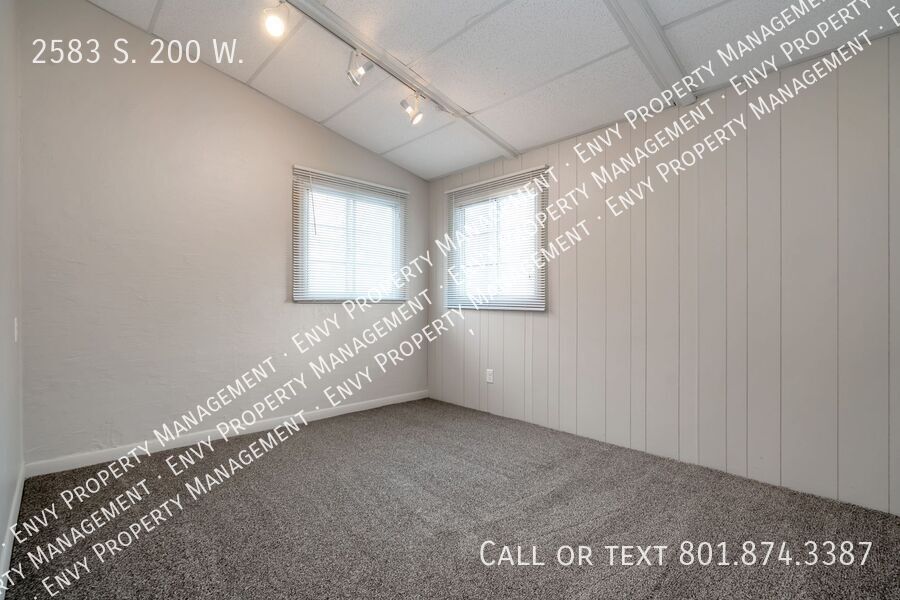 Beautiful Newly Renovated 3 Bed - 1 Bath Pet Friendly Home in Bountiful! Available on March 28th! property image