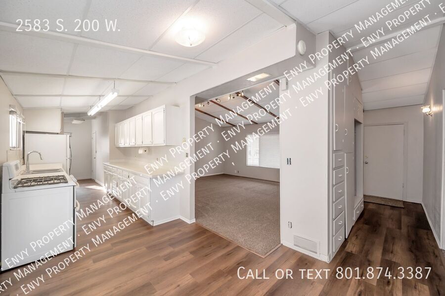 Beautiful Newly Renovated 3 Bed - 1 Bath Pet Friendly Home in Bountiful! Available NOW! property image