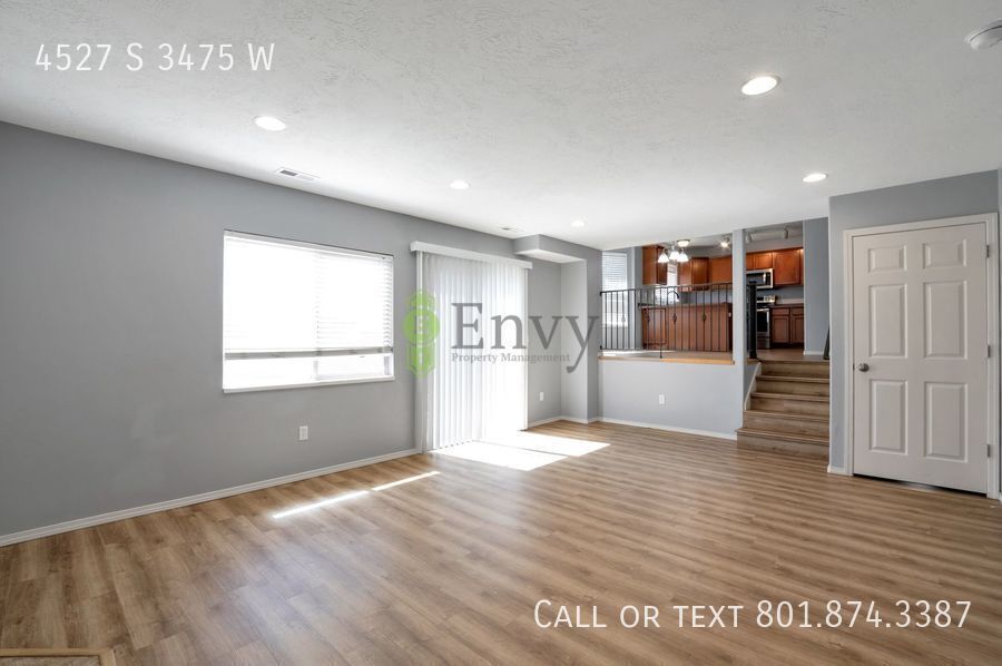 Enormous 5 Bed - 3.5 Bath Beautiful West Haven Home! Available on July 13th! property image