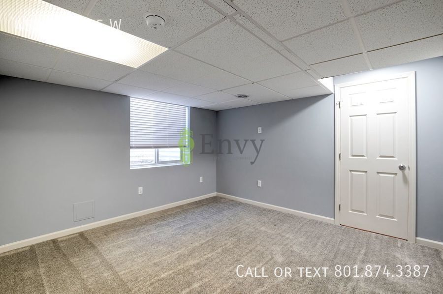 Enormous 5 Bed - 3.5 Bath Beautiful West Haven Home! Available on July 13th! property image