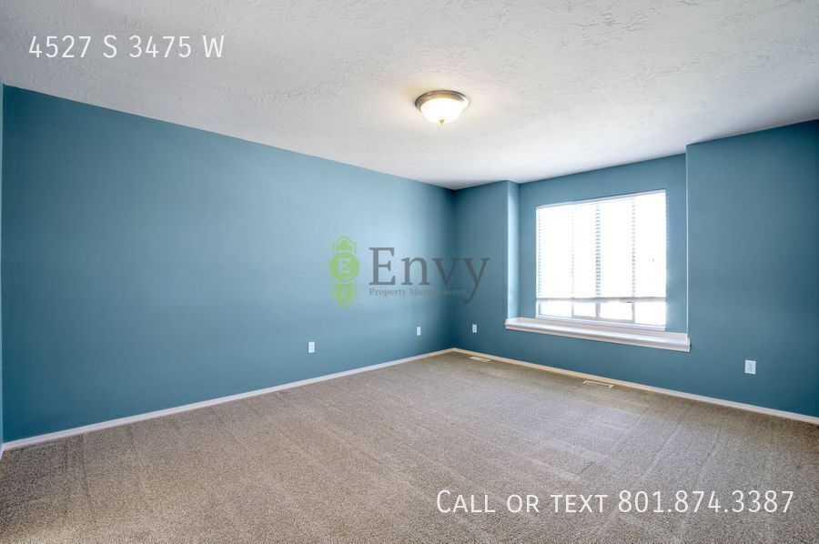 Enormous 5 Bed - 3.5 Bath Beautiful West Haven Home! Available on July 13th! property image